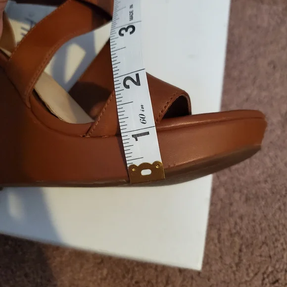 Jessica Simpson Brown/Tan Wedges, zipper in the back of heel size 9 - Picture 3 of 6